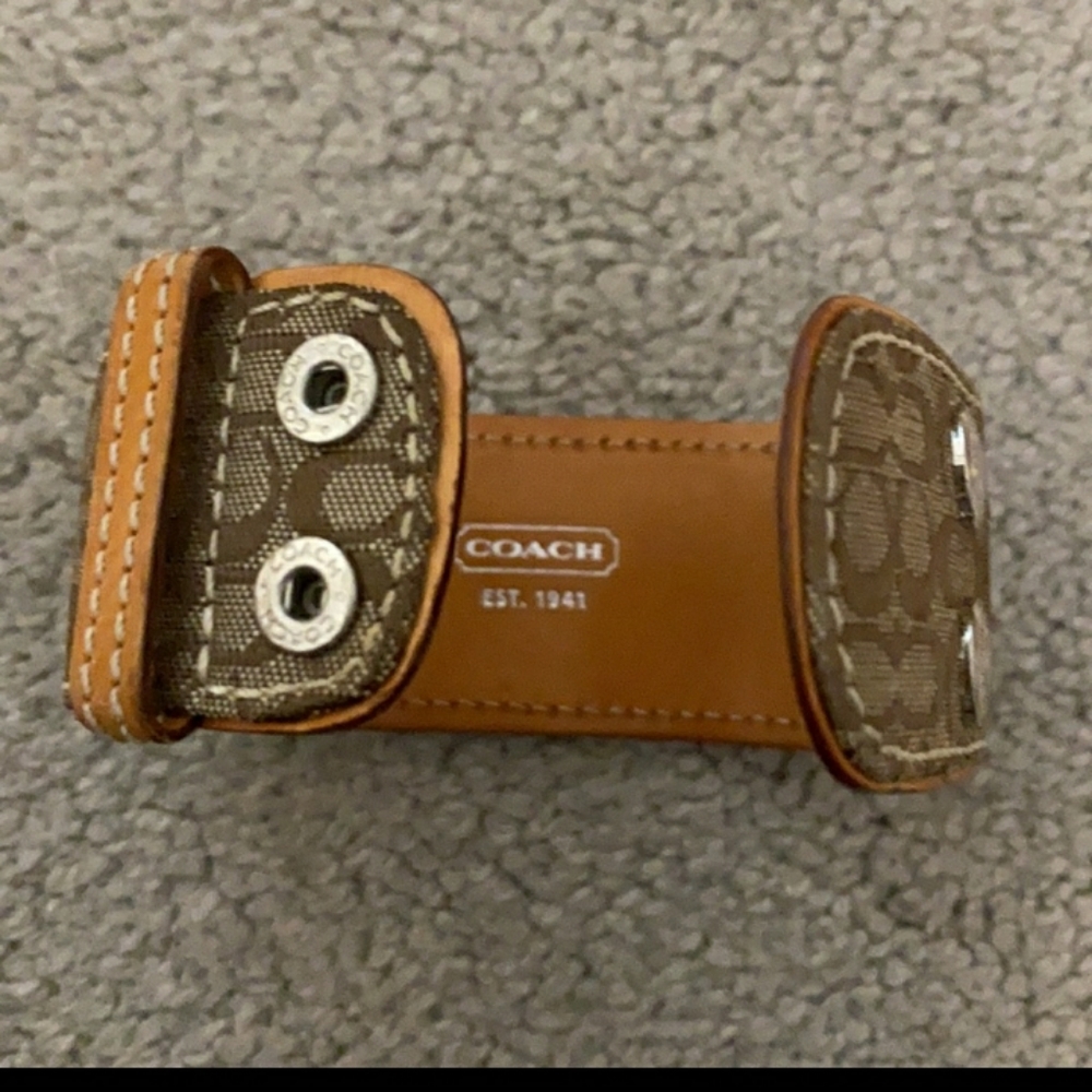 Coach Signature Statement Piece - Picture 6 of 7